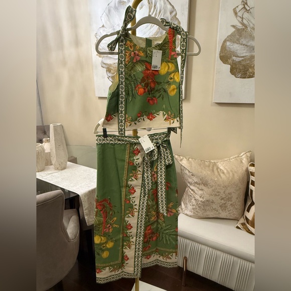 H&M NWT Crop Top ONLY part of a Coord set with Wrap Skirt Botanical Floral Print - Picture 17 of 17